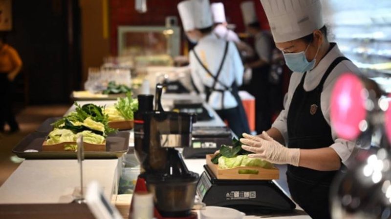 办公室零食批发，如何选择一件代发服务商？**