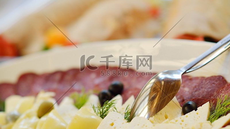 米面制品冷链运输，材质选择有讲究**